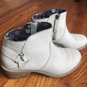 Teva Foxy ankle booties
